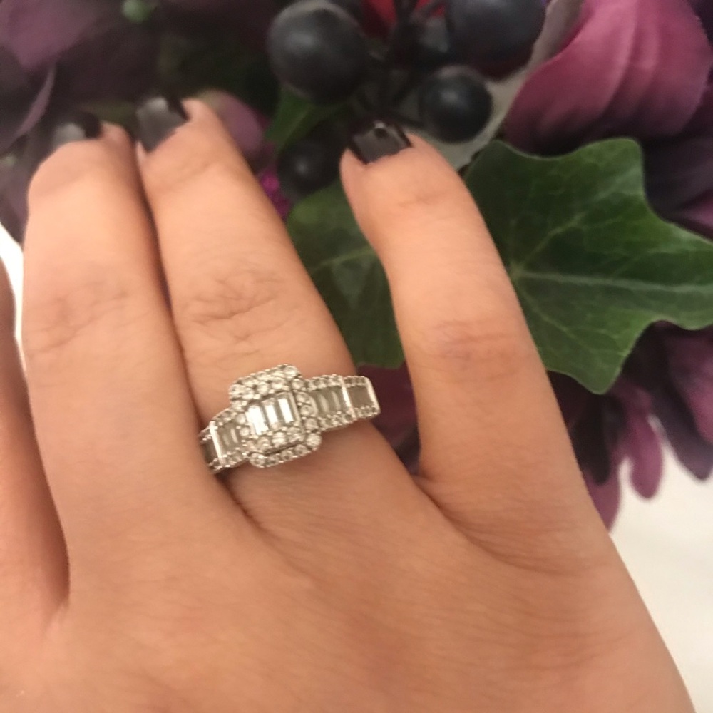 1 C.T Total Weight Diamond Ring in 14k White Gold - Picture 5 of 7